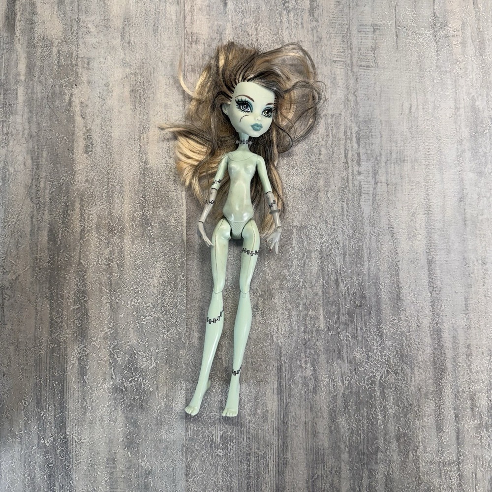 Monster High Frankie Stein Doll 2008 First Wave Mattel Loose Hips